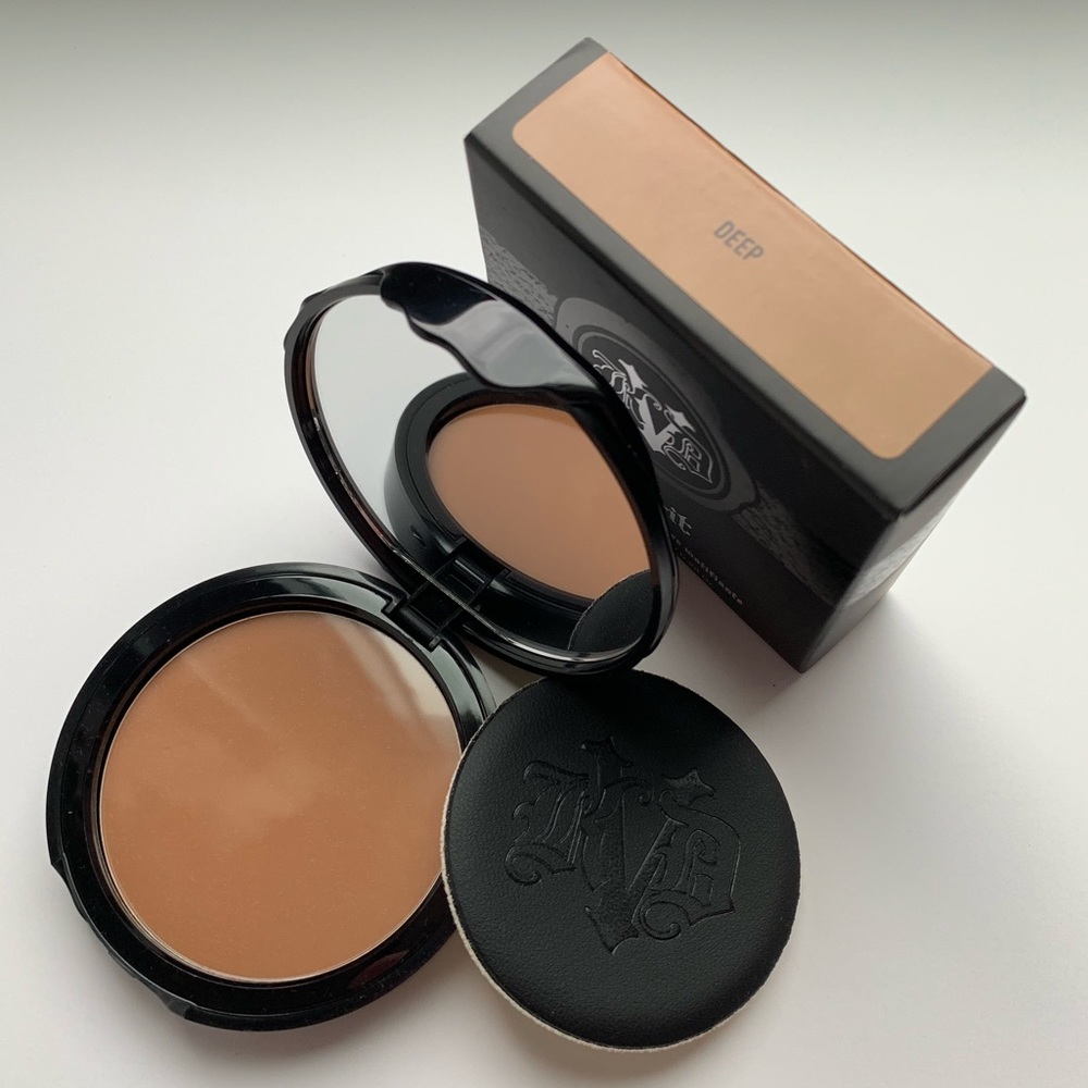 Kat Von D Lock-It Finishing Powder in Deep